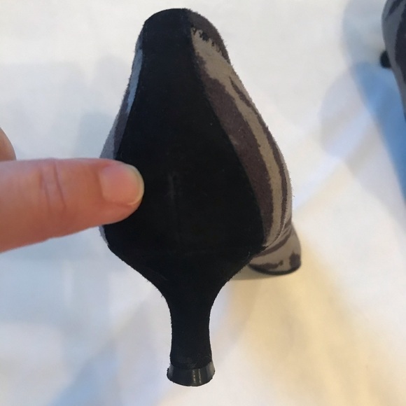 DONALD J PLINER SEANA KITTEN HEEL PUMPS - Picture 7 of 9